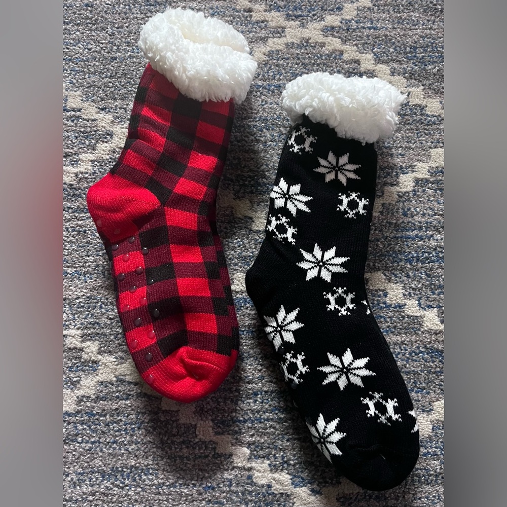 BRAND NEW Two Pairs of Cozy Slipper Socks. One Size.